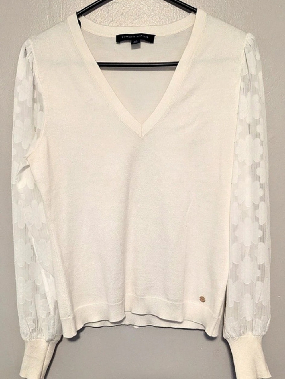 Tommy Hilfiger Floral Sleeve V-Neck Sweater Size Small Like New
